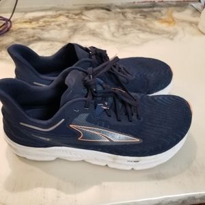 Brand New Altra Torin 6